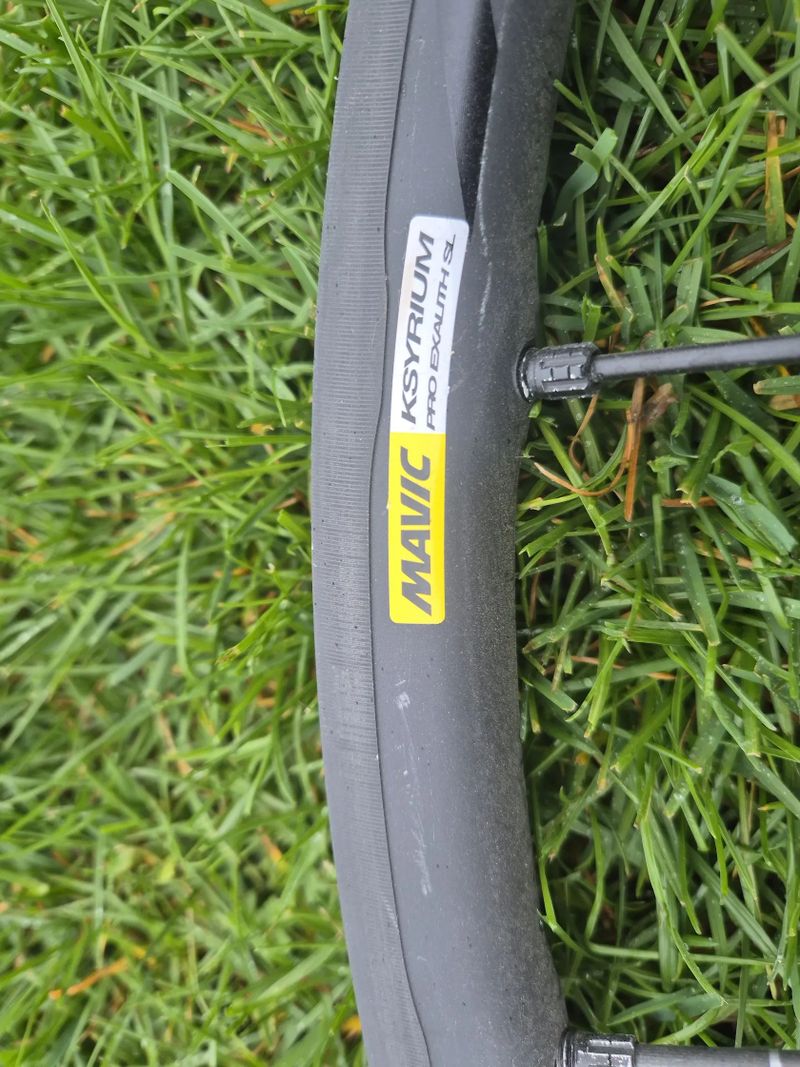 Zapletená kola Mavic Ksyrium PRO