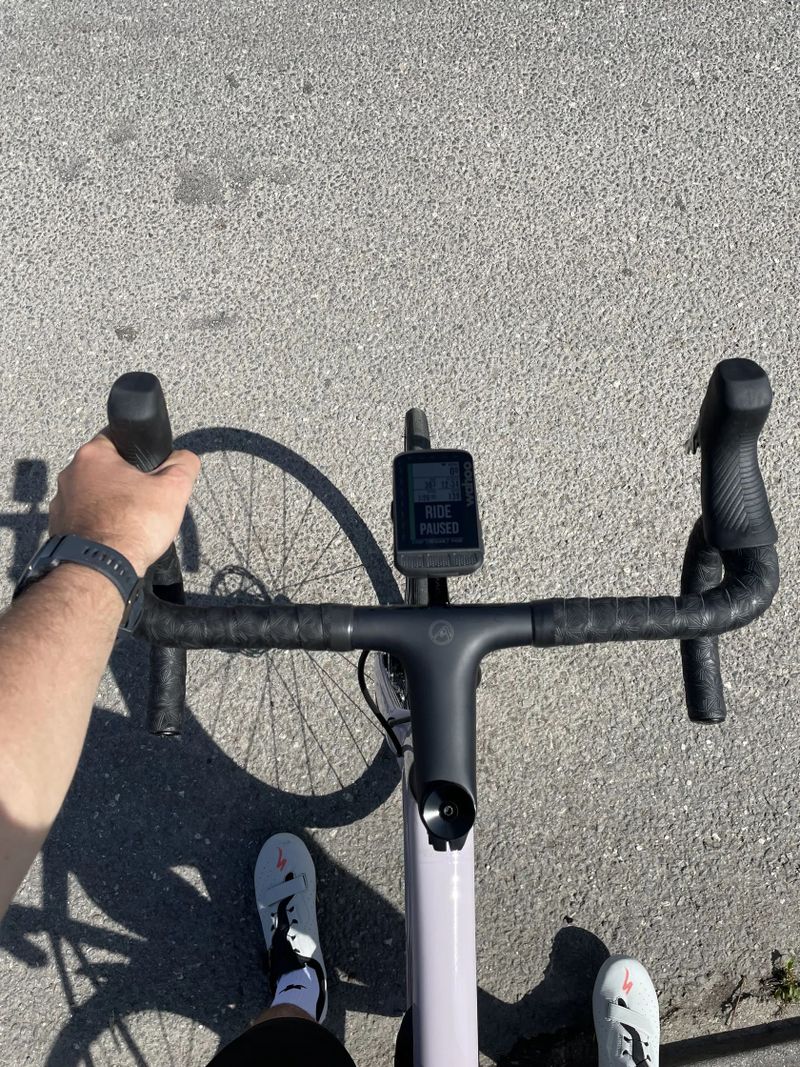 Specialized Aethos Comp, vel. 56, Sram Rival AXS, Roval Carbon Cockpit, DT Swiss kola + S-Works