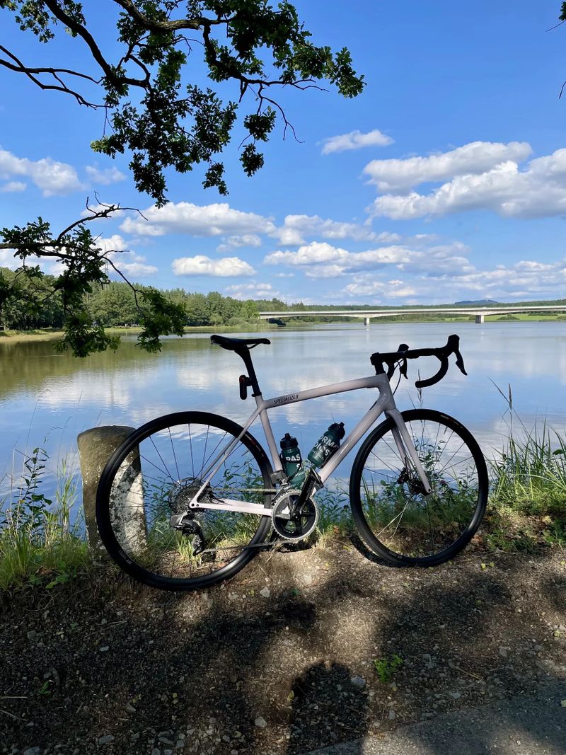 Specialized Aethos Comp, vel. 56, Sram Rival AXS, Roval Carbon Cockpit, DT Swiss kola + S-Works