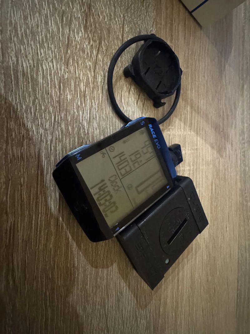 Cyklopocitac Cube Race Evo