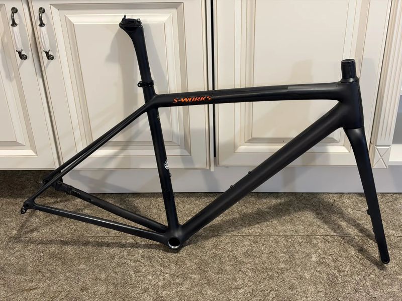 Prodám extrémně lehký rám Specialized Atheos