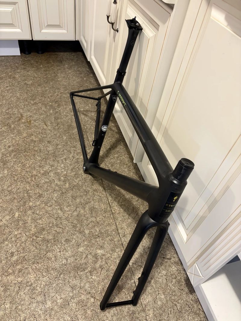 Prodám extrémně lehký rám Specialized Atheos