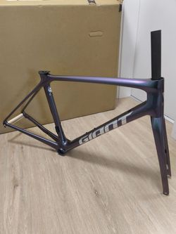 Rámová sada Giant TCR advanced Pro 2024 