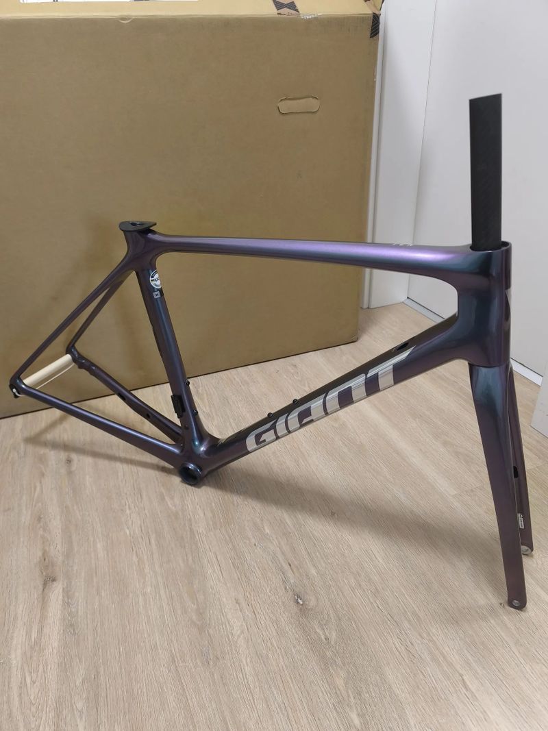 Rámová sada Giant TCR advanced Pro 2024 