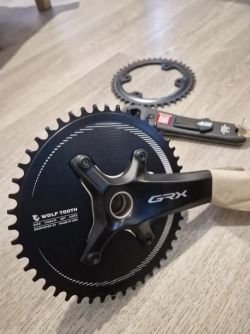 Shimano GRX Di2 RX827 1×12 s wattmetrem 4iiii – kompletní gravel sada (sundaná z nového kola)