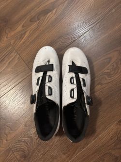 Tretry Fizik - velikost 44