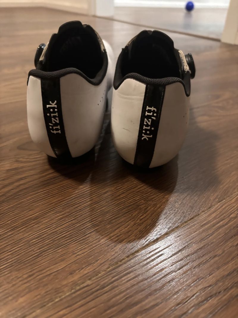 Tretry Fizik - velikost 44