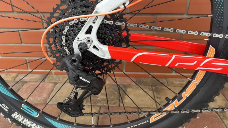 Dámské elektrokolo