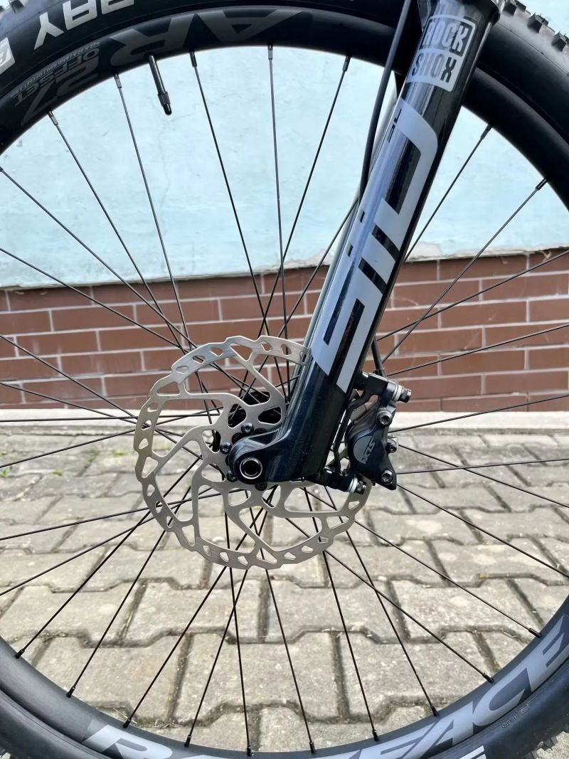 Radon Jealous 8.0 20" - RockShox SID SL, Sram GX, Shimano SLX, boost pevné osy