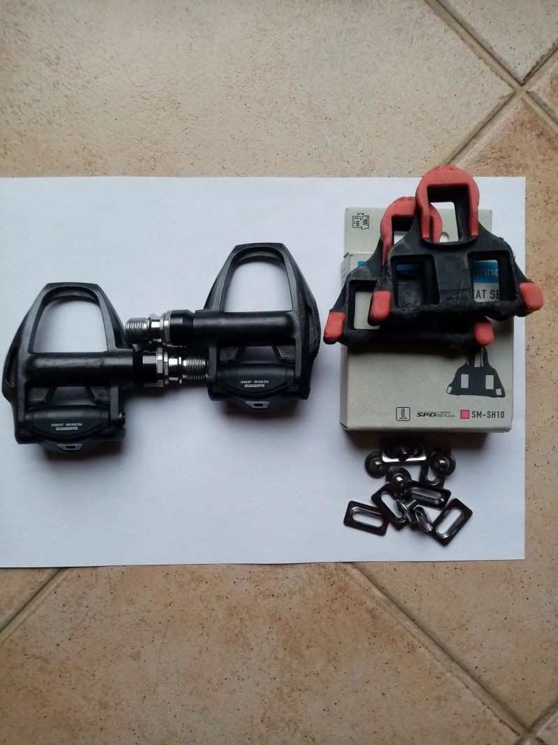 Pedály Shimano Dura-Ace (karbon) osa +4 mm, nášlapné, silniční