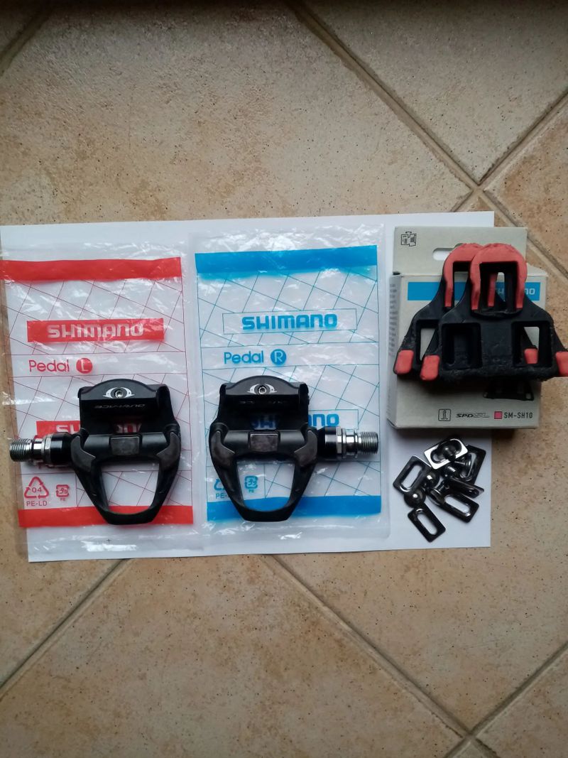 Pedály Shimano Dura-Ace (karbon) osa +4 mm, nášlapné, silniční