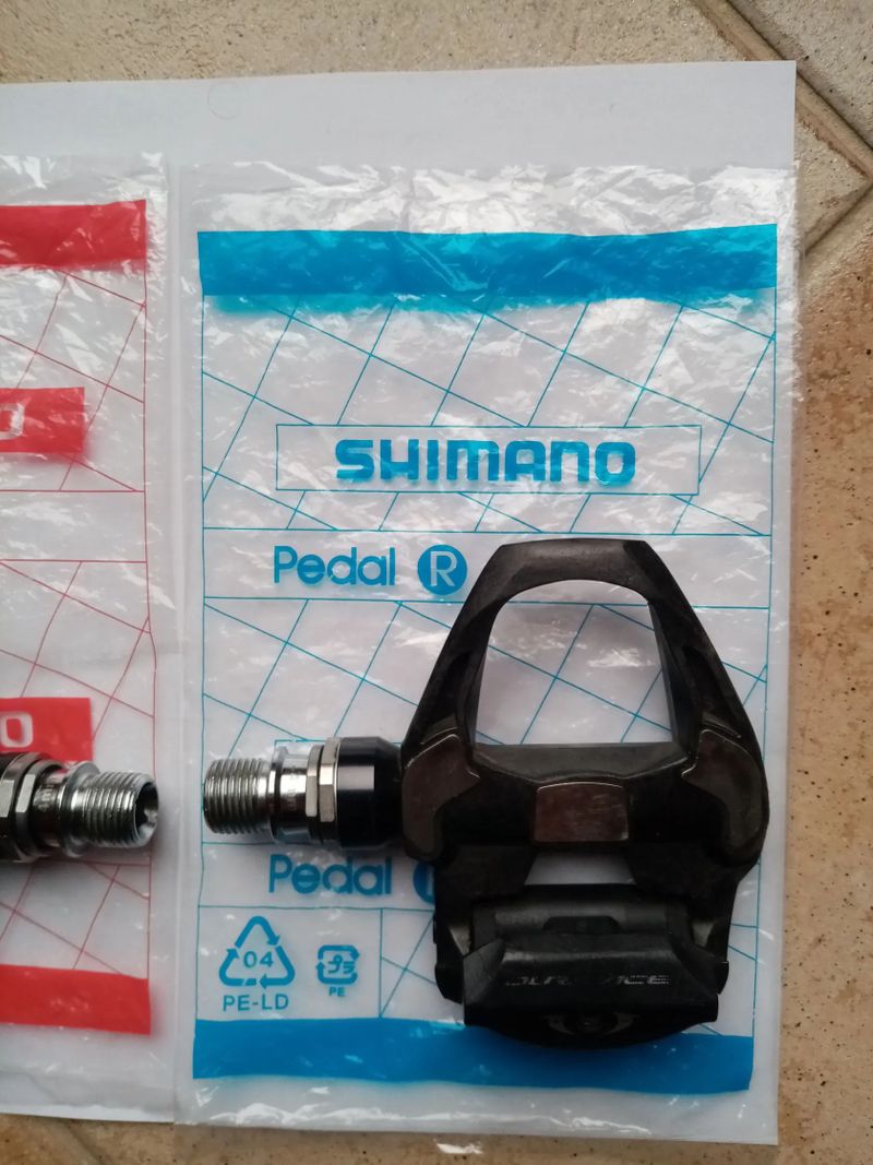 Pedály Shimano Dura-Ace (karbon) osa +4 mm, nášlapné, silniční
