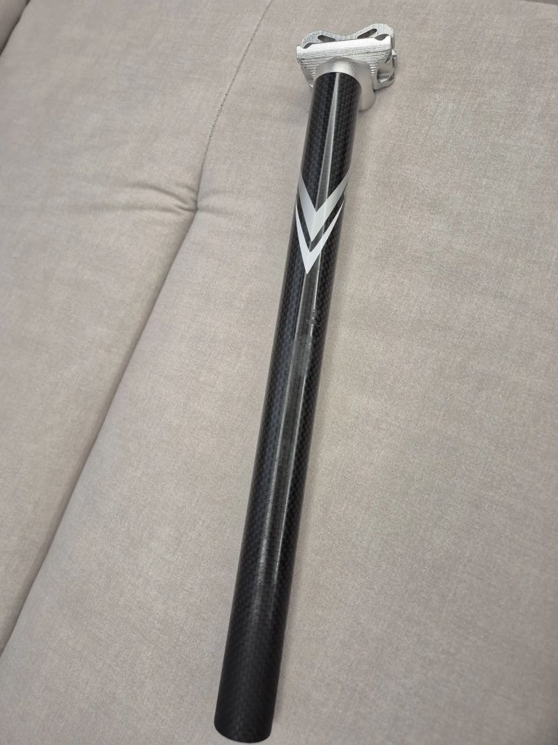 Karbonová sedlovka 27,2