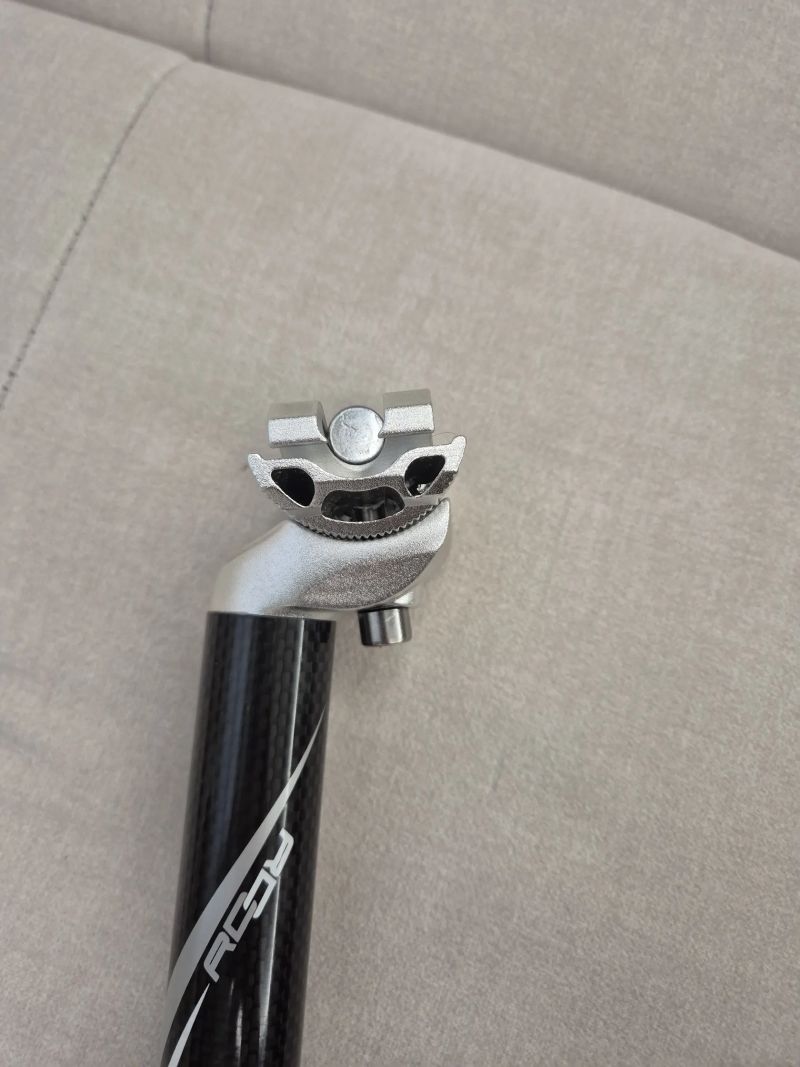 Karbonová sedlovka 27,2