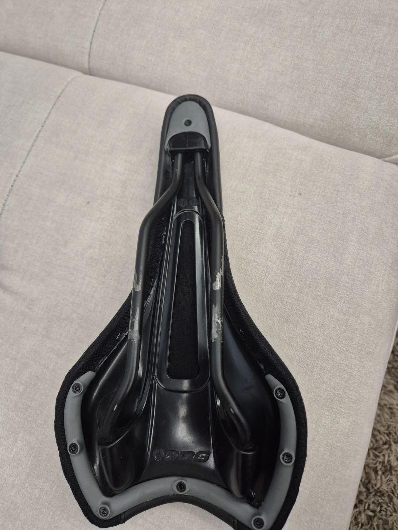 Karbonová sedlovka 27,2