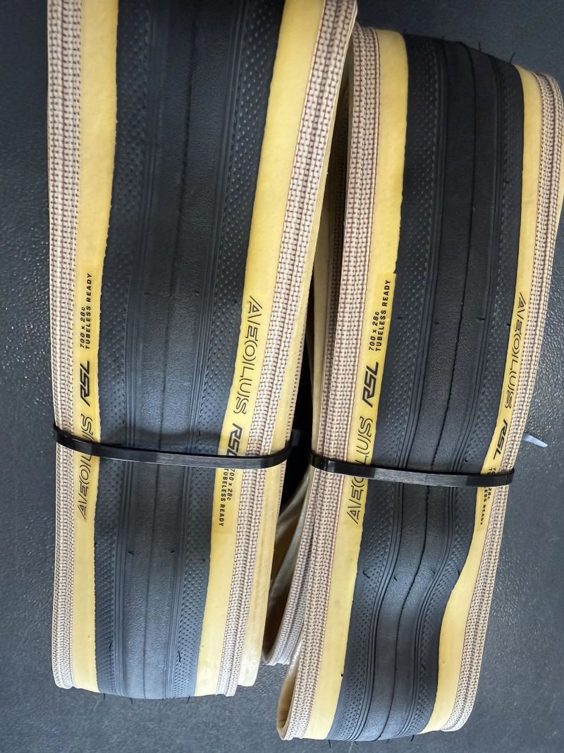 TREK RSL SILNIČNÍ PLÁŠTĚ 