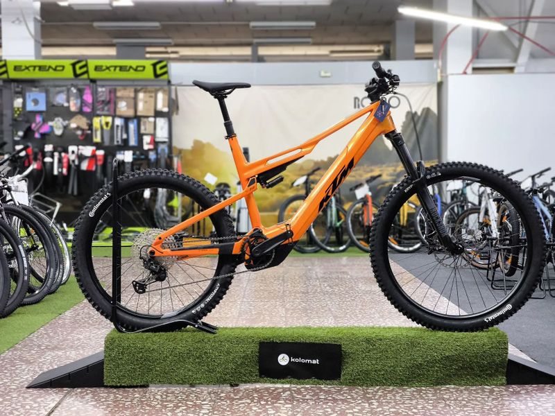 !NOVÉ! KTM MACINA KAPOHO 8973 L, 2026, Bosch 5.gen, Shimano XT, GPS modul, osvětlení, vel. L