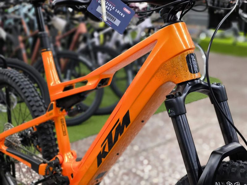 !NOVÉ! KTM MACINA KAPOHO 8973 L, 2026, Bosch 5.gen, Shimano XT, GPS modul, osvětlení, vel. L