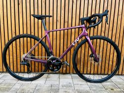 LIV Langma Advanced 1 Karbon 2025 - Shimano 105Di2 2x12 - Bezduse - 8.4Kg