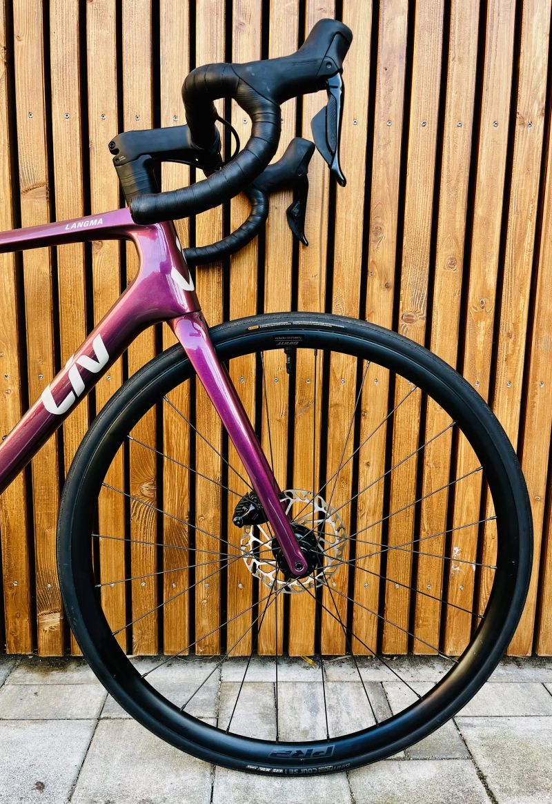 LIV Langma Advanced 1 Karbon 2025 - Shimano 105Di2 2x12 - Bezduse - 8.4Kg