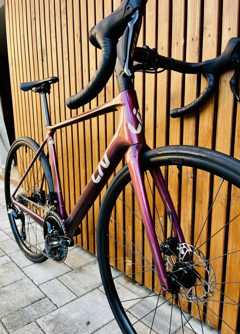 LIV Langma Advanced 1 Karbon 2025 - Shimano 105Di2 2x12 - Bezduse - 8.4Kg