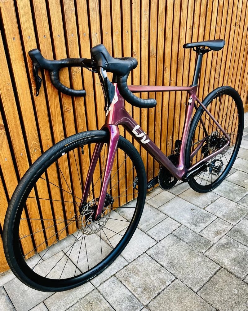 LIV Langma Advanced 1 Karbon 2025 - Shimano 105Di2 2x12 - Bezduse - 8.4Kg