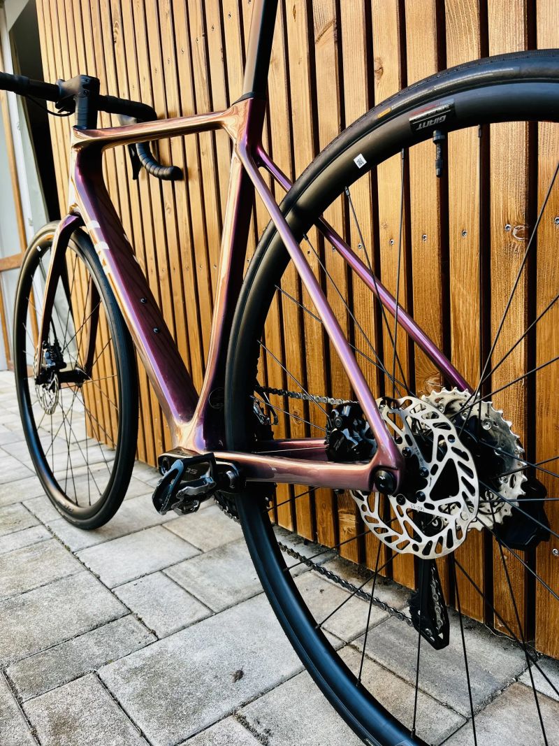 LIV Langma Advanced 1 Karbon 2025 - Shimano 105Di2 2x12 - Bezduse - 8.4Kg