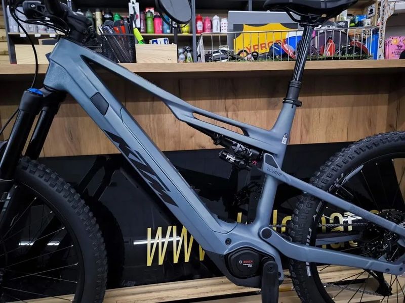 MACINA KAPOHO 8972 L DI2 black - blue, 800Wh, 2026, GPS modul, vel. XL