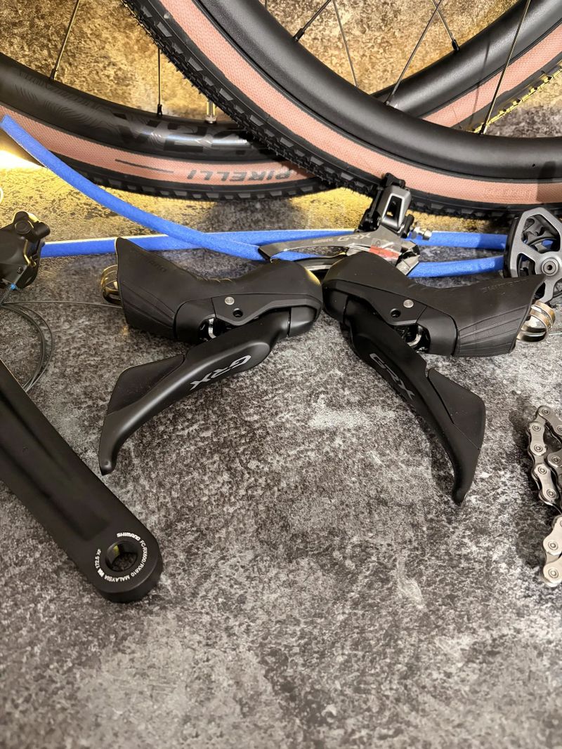 Shimano GRX 2x12s + Velomann V24G + Pirelli Cinturato