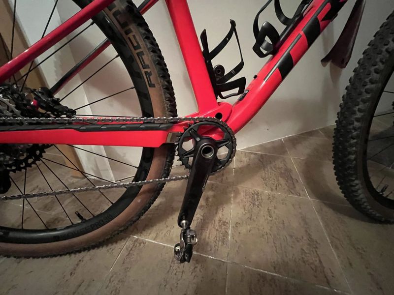 TREK Supercaliber 9.8 XT 2021 L red