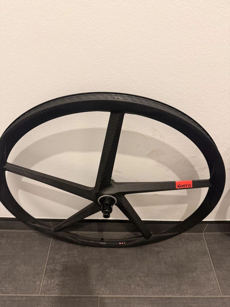 Loukotě Xentis gravel/silnice