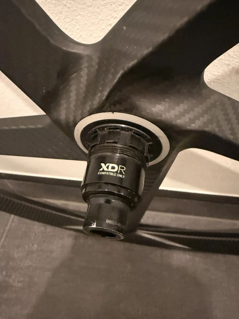 Loukotě Xentis gravel/silnice