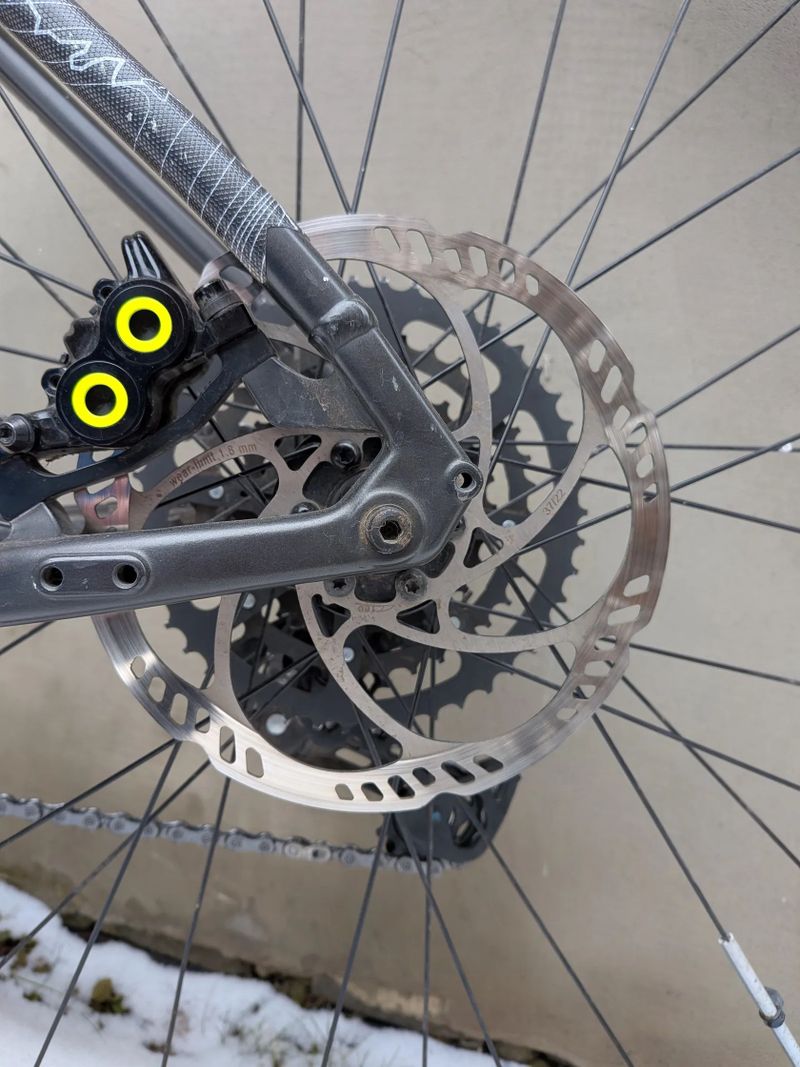 TREK Marlin 5 Gen 3 (2024) - Vlastní vylepšení (Magura, RockShox, Schwalbe,...)