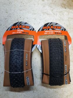 Maxxis ICON a RECON RACE