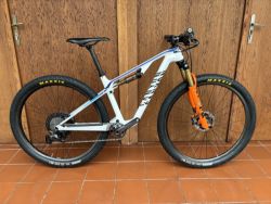 CANYON LUX CFR, vel. S - 415 mm - zakázková stavba - SHIMANO XTR 1 x 12 / FOX