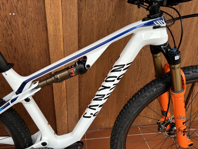 CANYON LUX CFR, vel. S - 415 mm - zakázková stavba - SHIMANO XTR 1 x 12 / FOX