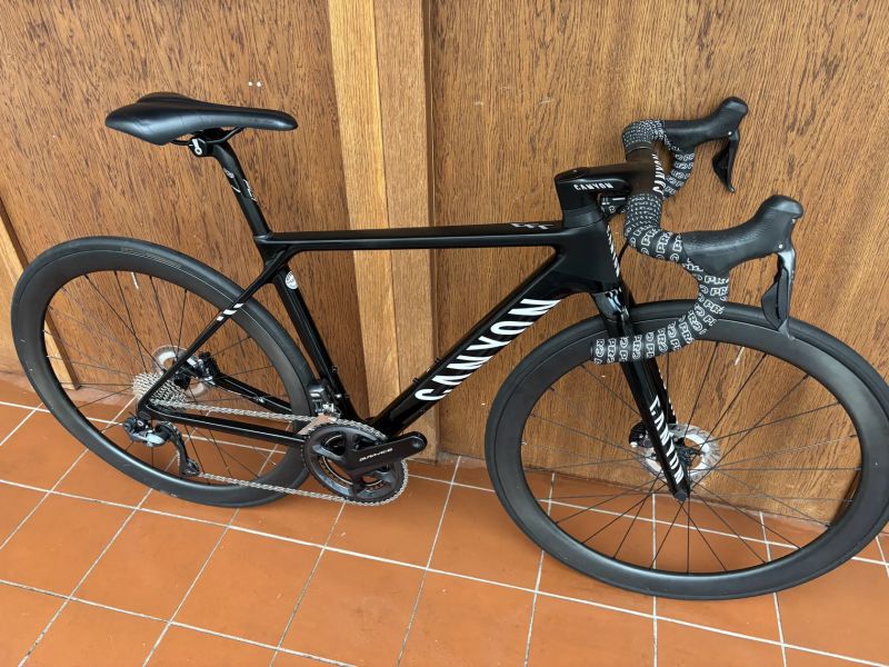 Canyon Ultimate CFR Di2 - velikost S (490 mm) - ULTEGRA di2 2x11, DURA-ACE kliky, karbonová kola