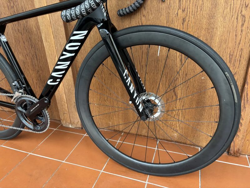 Canyon Ultimate CFR Di2 - velikost S (490 mm) - ULTEGRA di2 2x11, DURA-ACE kliky, karbonová kola