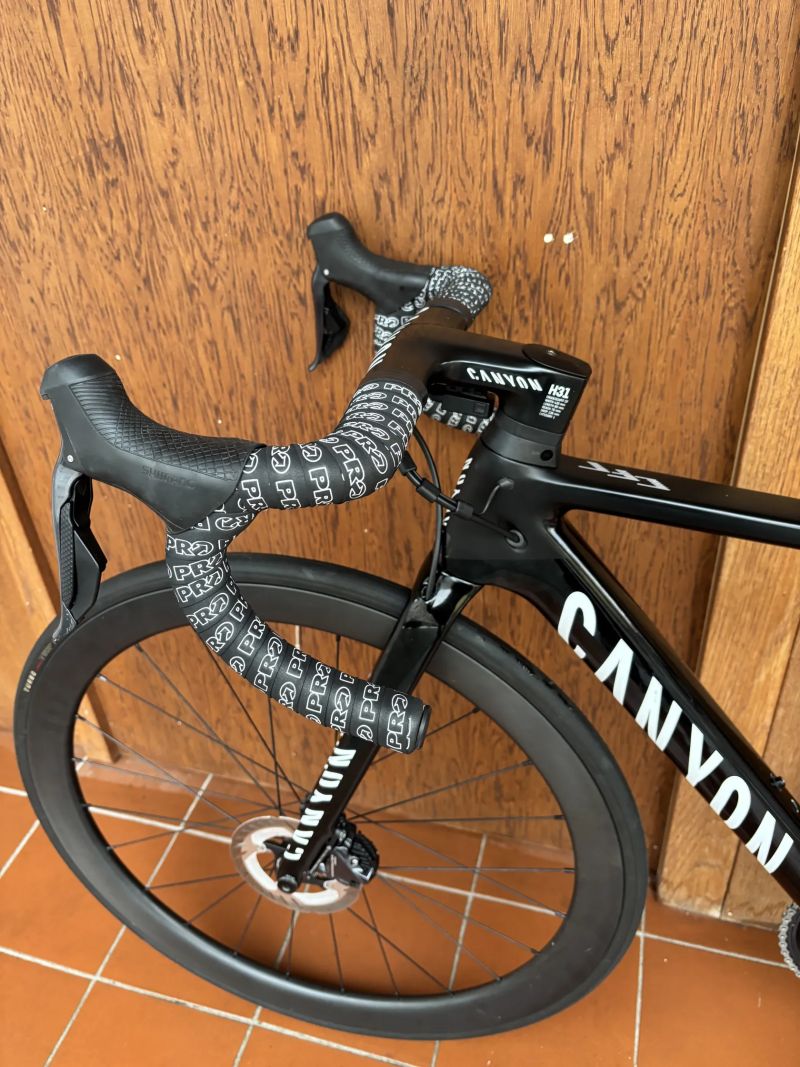 Canyon Ultimate CFR Di2 - velikost S (490 mm) - ULTEGRA di2 2x11, DURA-ACE kliky, karbonová kola