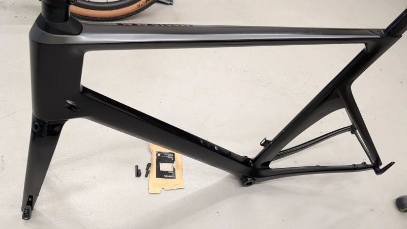 Prodám rám Canyon Aerod - rezervace