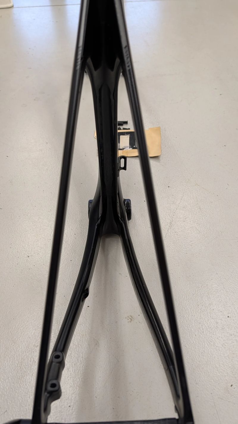 Prodám rám Canyon Aerod - rezervace