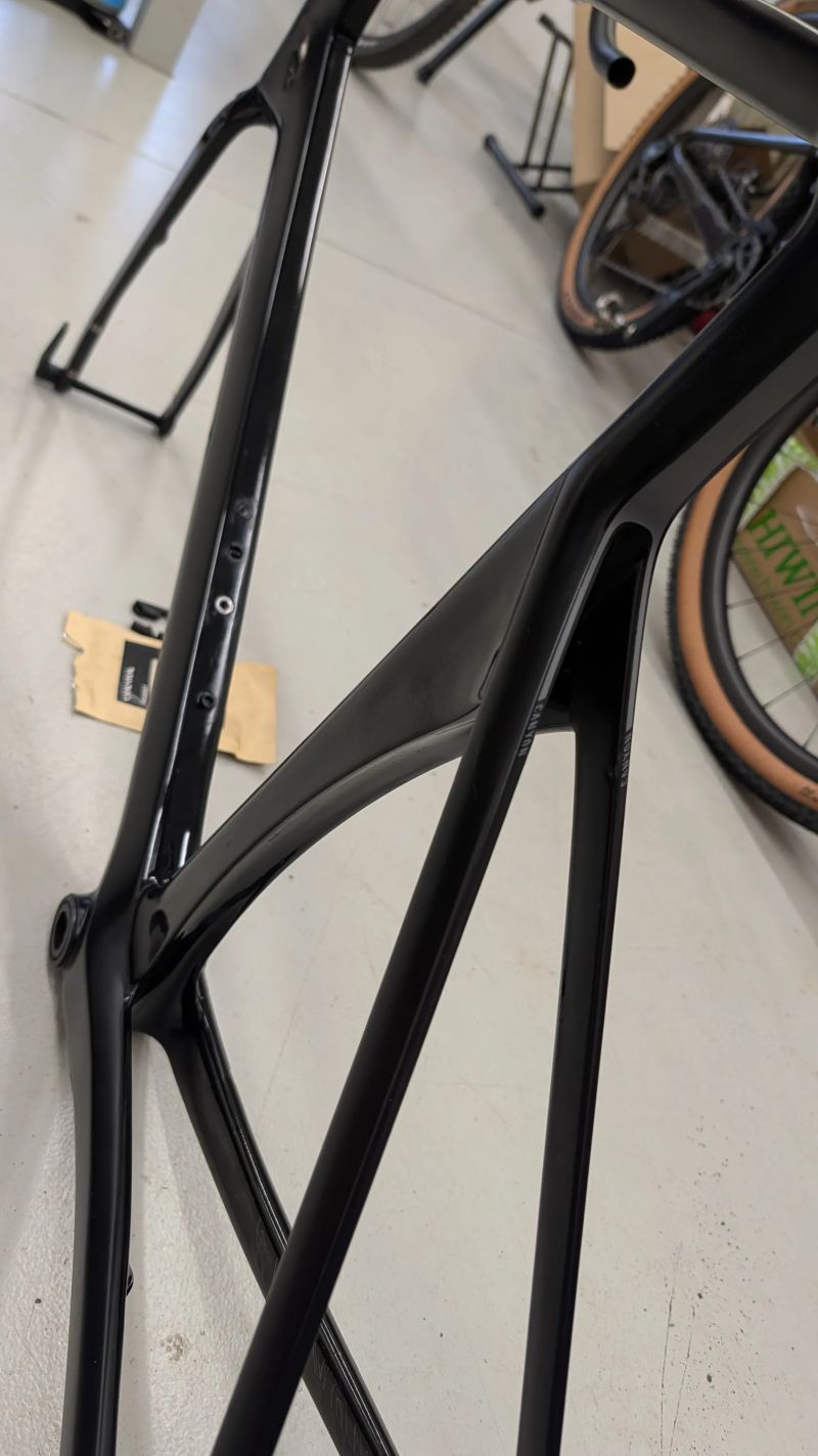 Prodám rám Canyon Aerod - rezervace