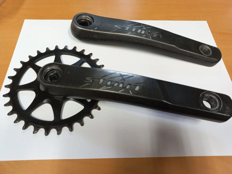 Použité kliky a kazeta 1/10