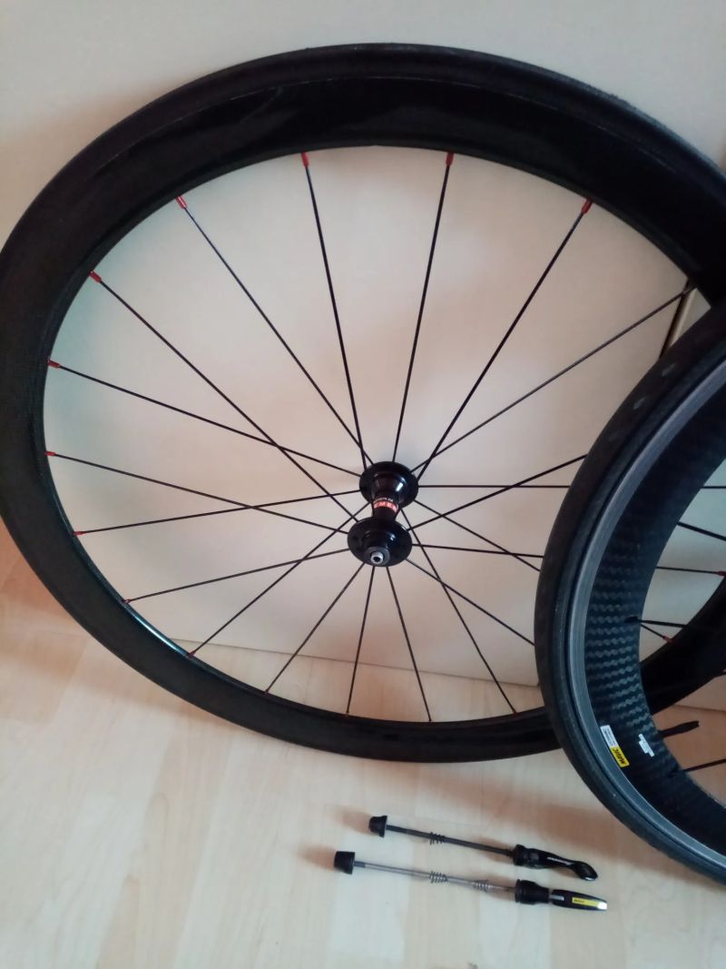 Zadní kolo Mavic Cosmic Pro Carbon + přední Remerx karbon = Ráfkové brzdy, R.U. 