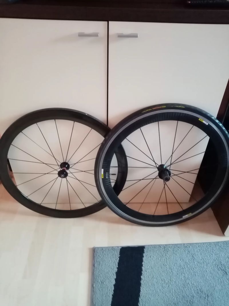 Zadní kolo Mavic Cosmic Pro Carbon + přední Remerx karbon = Ráfkové brzdy, R.U. 