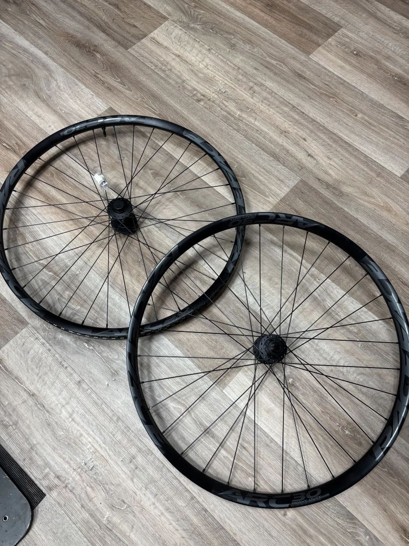 Nová zapletená kola RaceFace ARC HD 29🔥🔥