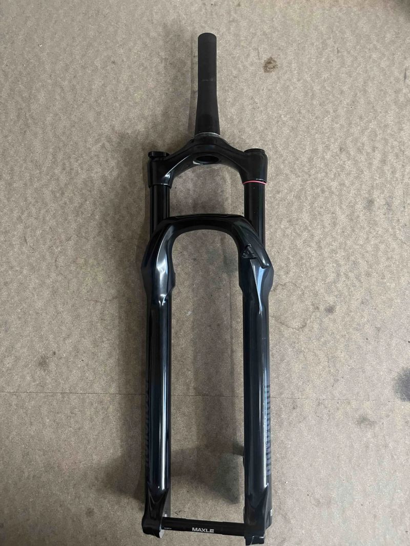 Odpružená vidlice RockShox Judy GOLD 120mm, 29"