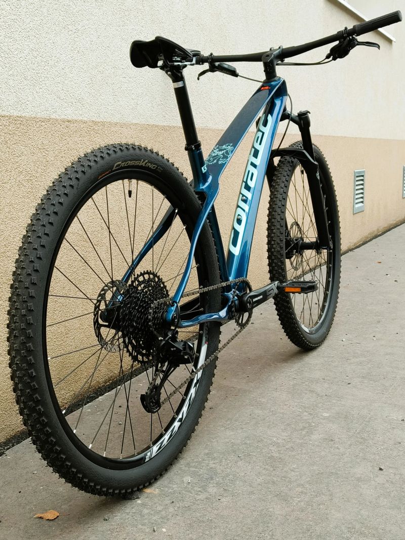 Corratec Revo BOW vel. S (44) carbon 29“ ZÁNOVNÍ, PC 42 000 Kč