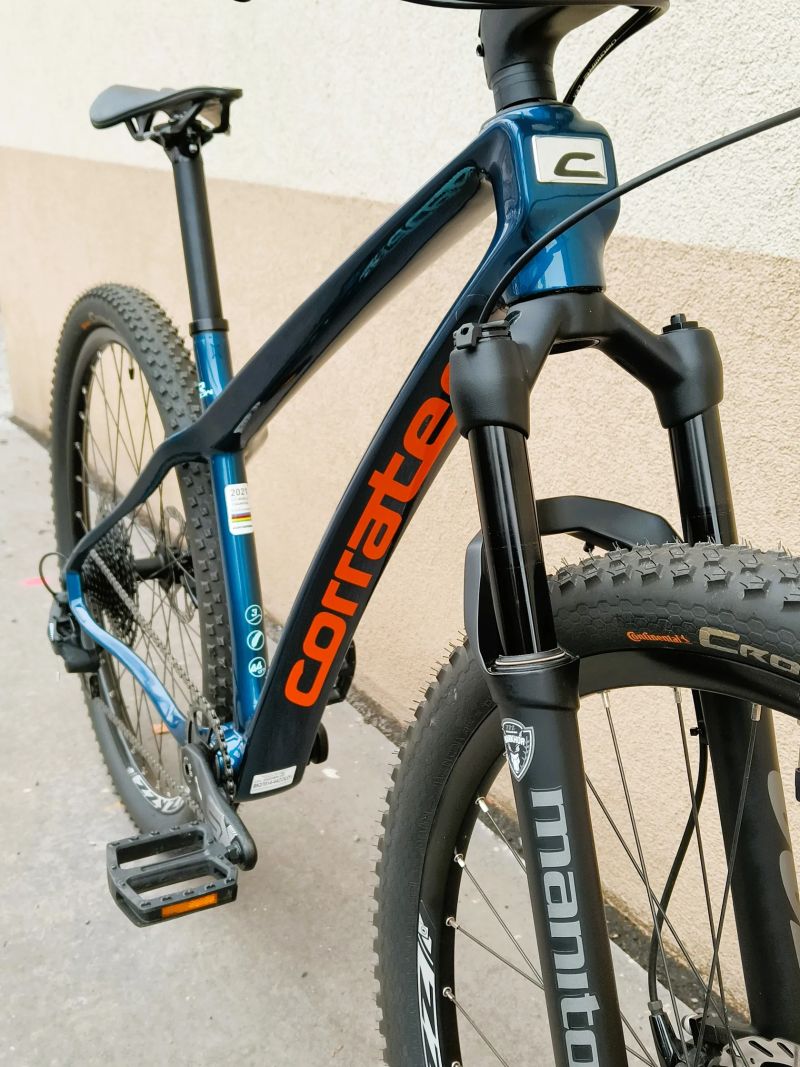 Corratec Revo BOW vel. S (44) carbon 29“ ZÁNOVNÍ, PC 42 000 Kč