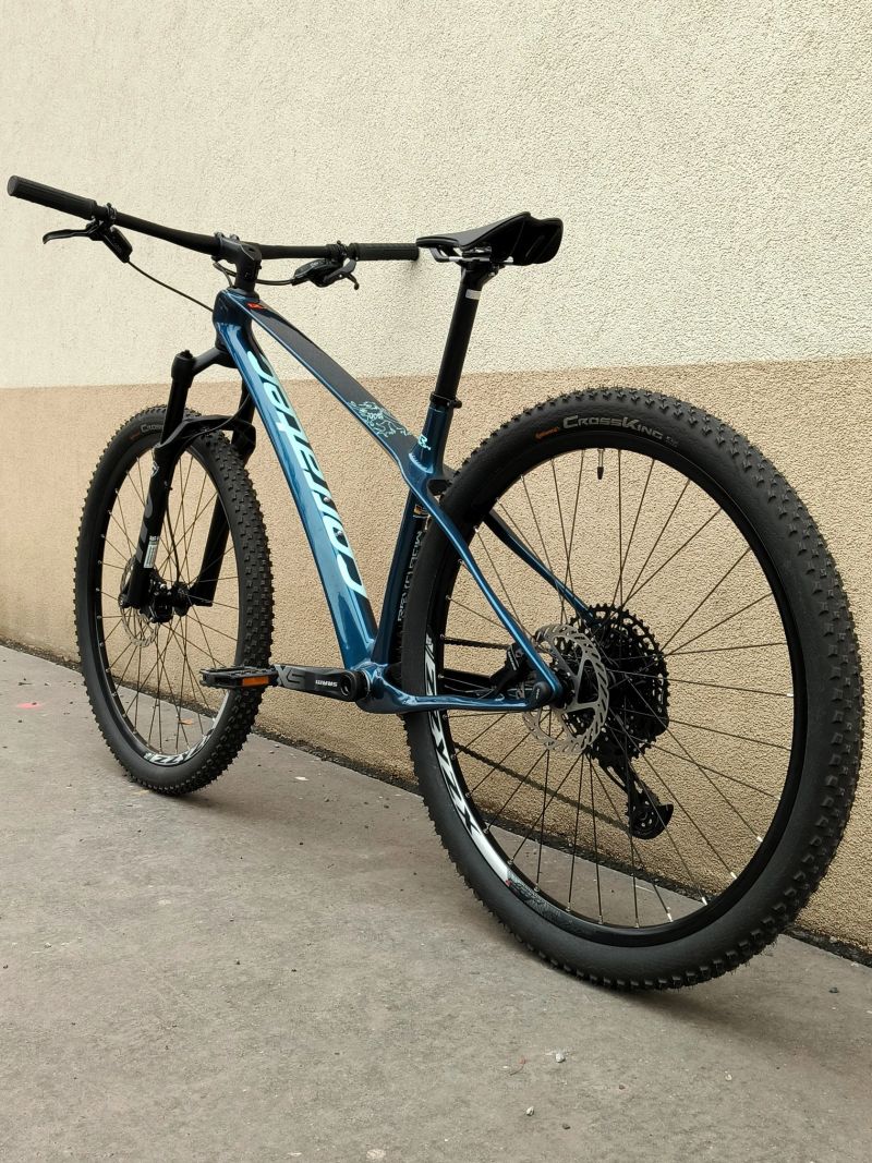 Corratec Revo BOW vel. S (44) carbon 29“ ZÁNOVNÍ, PC 42 000 Kč